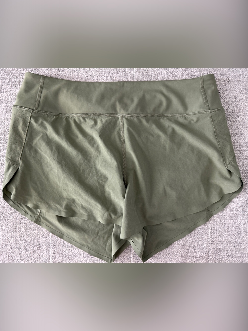 Athleta Women’s Run With It 3.5” Shorts